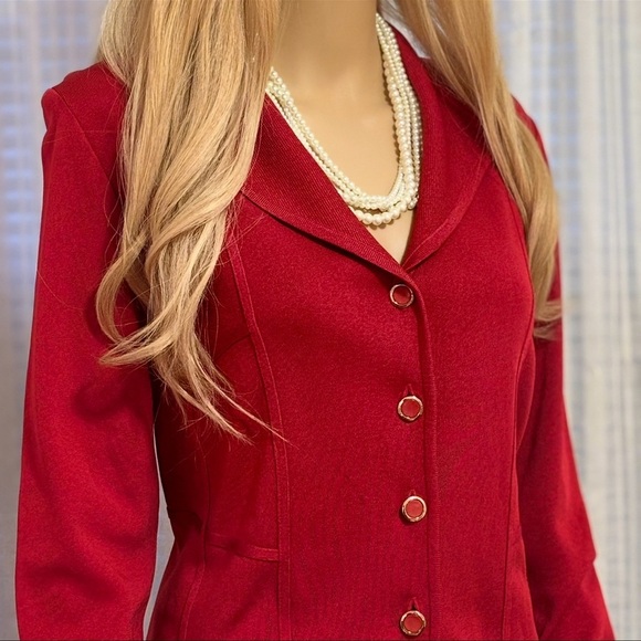 Exclusively Misook Jackets & Blazers - GORGEOUS EXCLUSIVELY MISOOK SOLID RED KNIT BLAZER IN EXCELLENT CONDITION